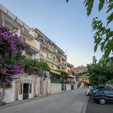 By The Sea Apartment