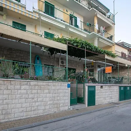 Apartment By The Sea