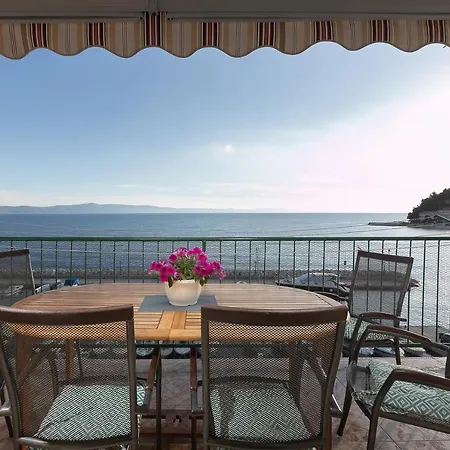 By The Sea Apartment