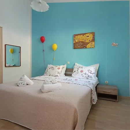 Apartment By The Sea *