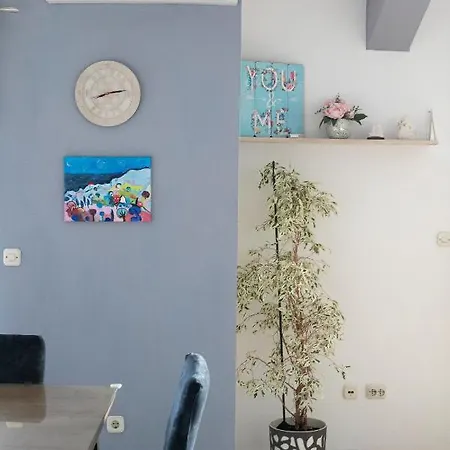 Apartment By The Sea *